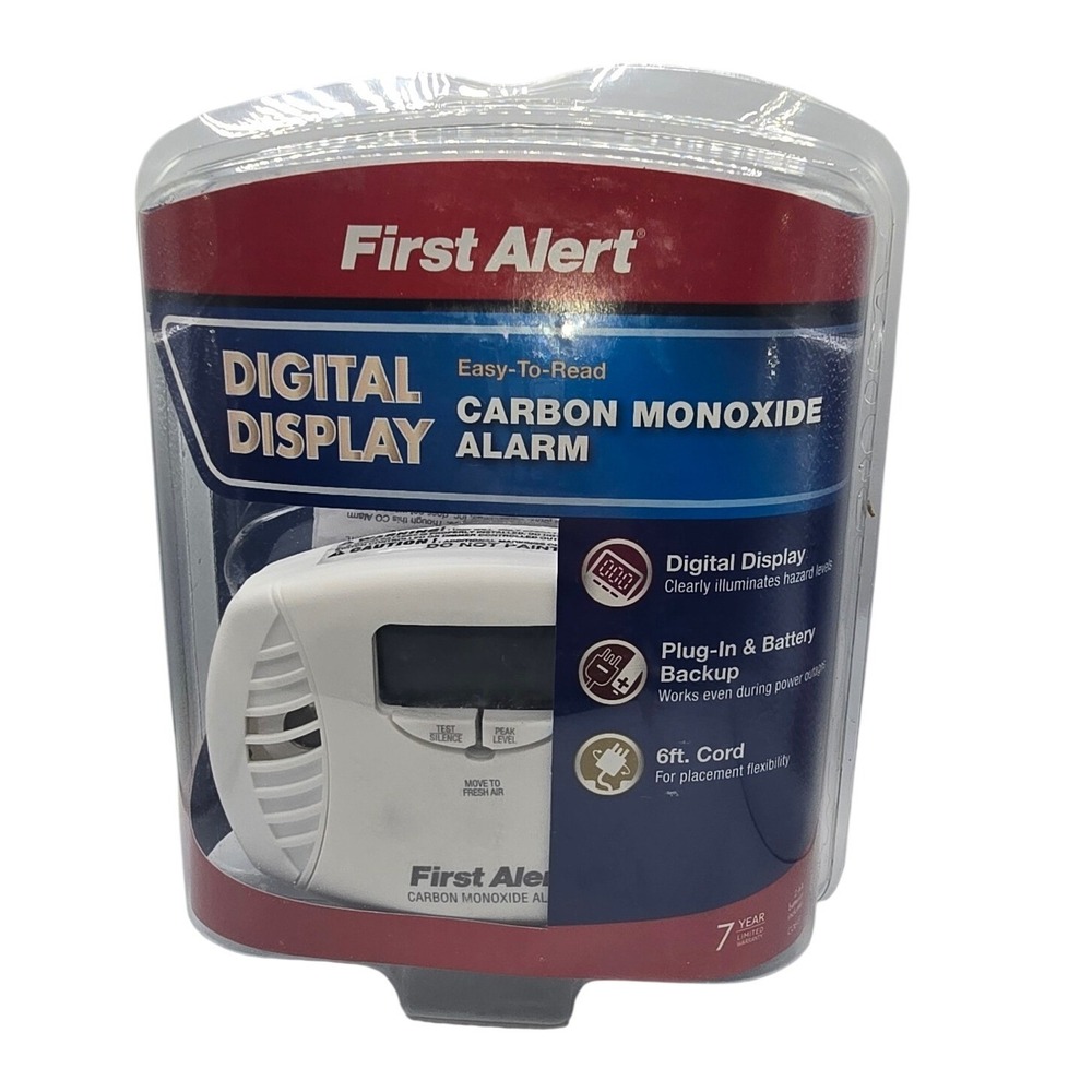 First Alert‎ Carbon Monoxide Alarm Digital Display Plug-In Battery Backup CO615